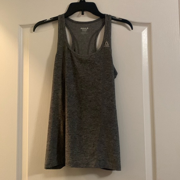 Reebok Tops - Reebok tank EUC in grey size small